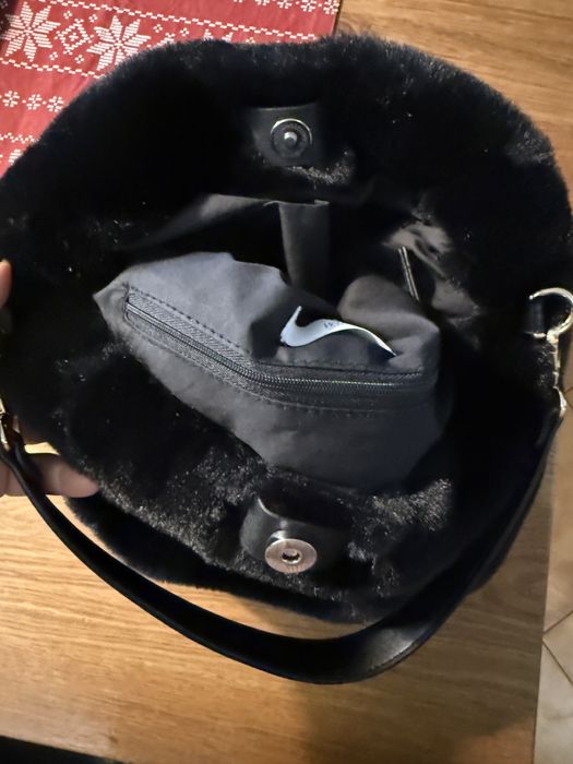 Нова черна чанта с косъм