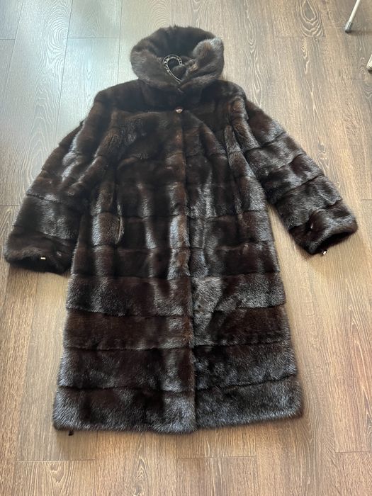 Продам норковую шубу