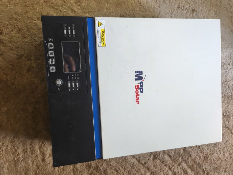 Vând invertor solar Mpp de 5 kw