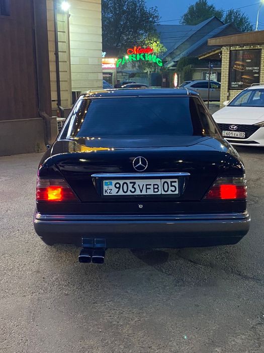 Мерседес 124 3.6 Амг