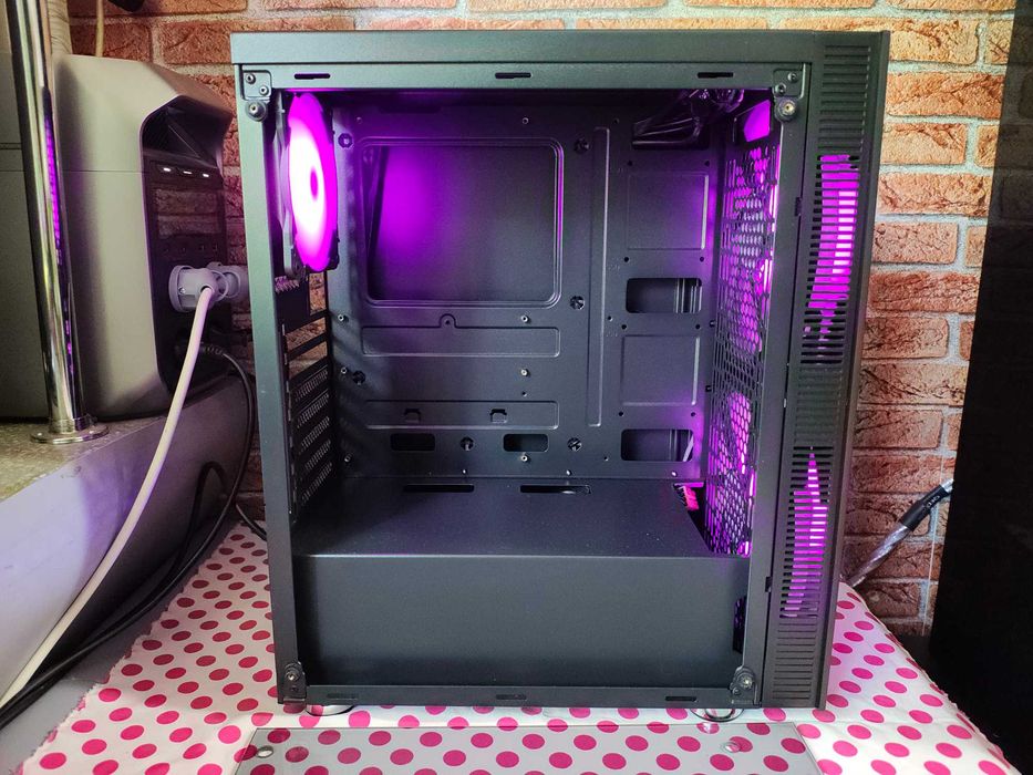 Carcasa PC Aerocool Python RGB, Tempered Glass