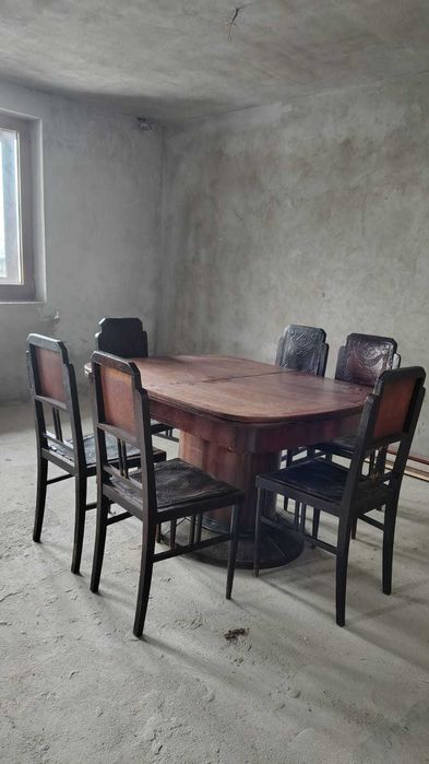 set mobila veche (vintage)-masa si 6 scaune-1000 euro