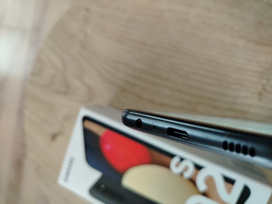 Безупречен вид Мобилен телефон Samsung A02S