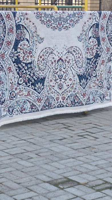 Продам ковер срочно