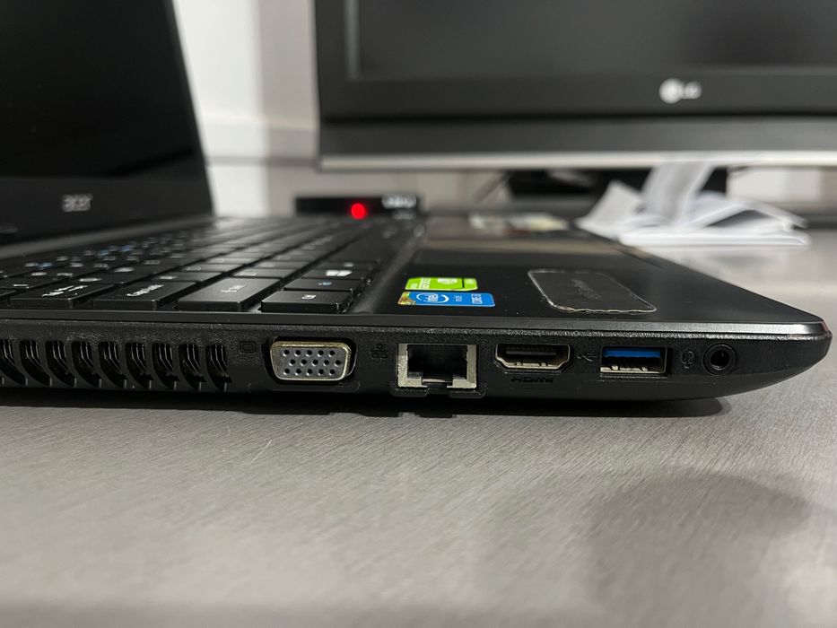 Laptop Acer Aspire E15 i3