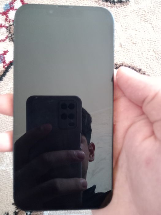 Продам iPhone 13