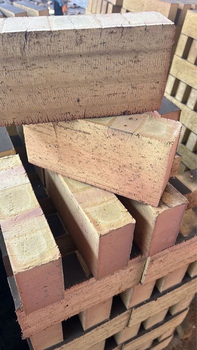 Продается кирпич