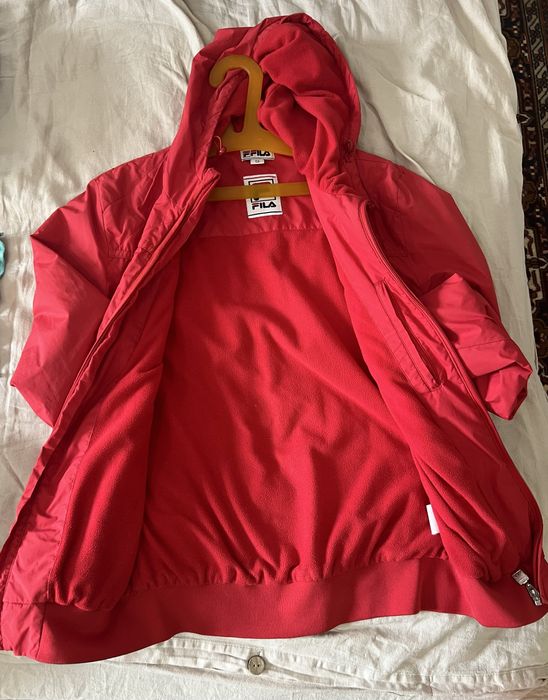 Продам куртку Fila