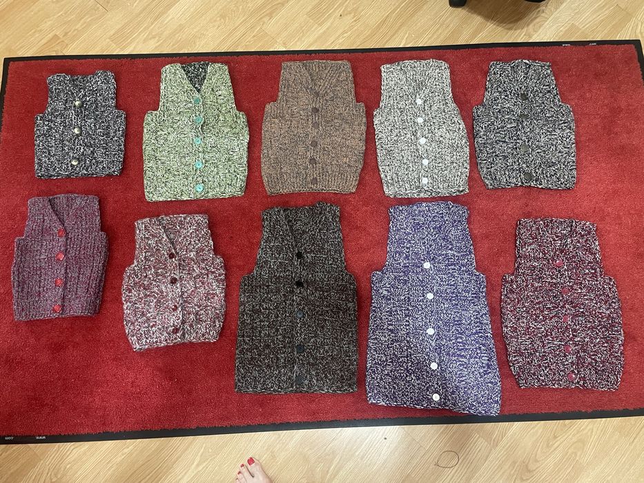 Veste, sosete din lana lucrate manual