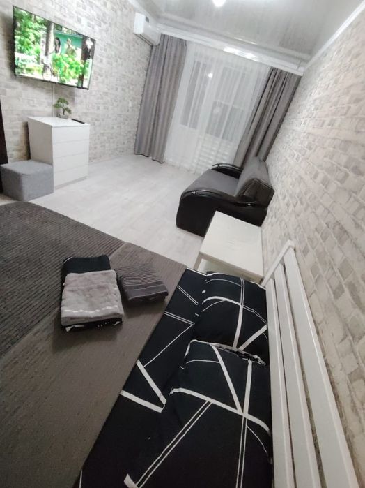 1ком.кв..ИДЕАЛЬНО ЧИСТАЯ,посуточно, по часам. 4 микр.2эт.Документы