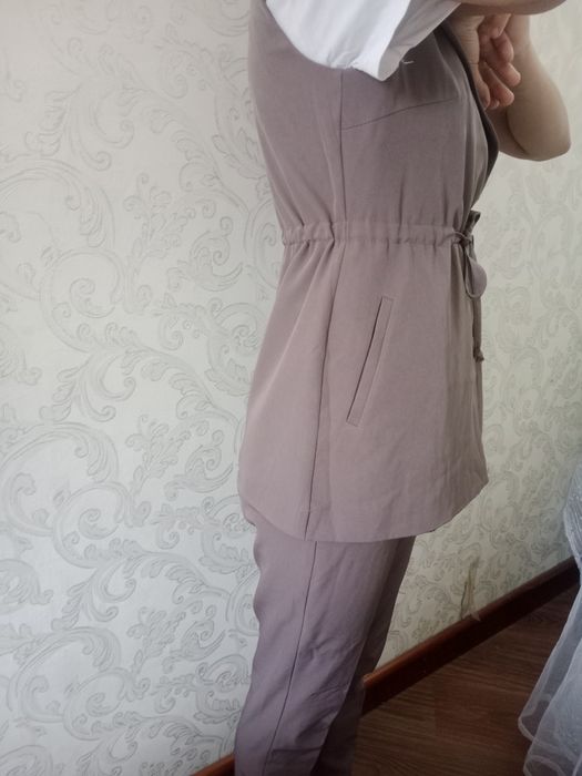 Продам костюм с брюками