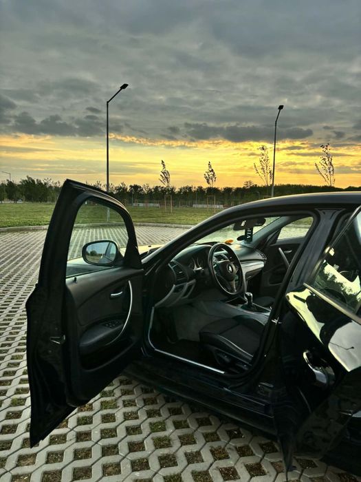 Vand BMW 118D in stare foarte buna, interior foarte bine intretinut