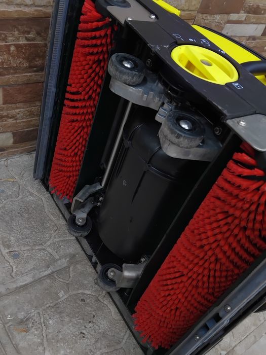 Подопочистваща Машина Karcher br40/10 c  Profesional 220V за ви