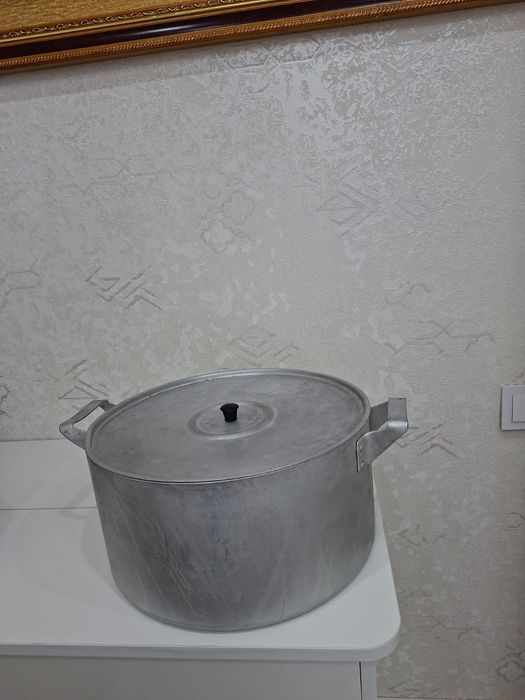 Кастрюля алюминиевая