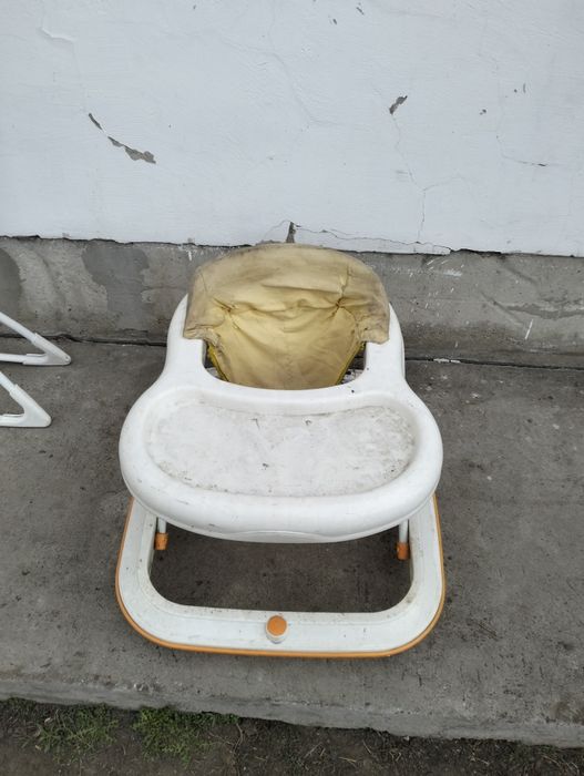 Продам детский стол