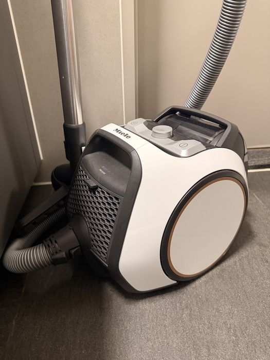 Продам пылесос Miele