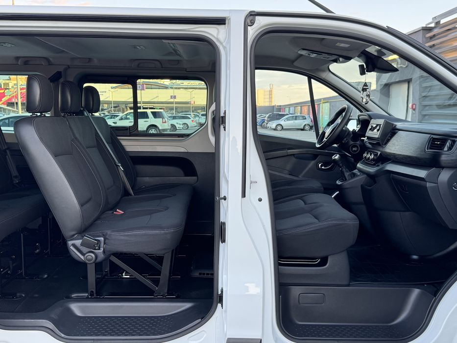 Renault Trafic 2022 2.0 150 CP Extra-Lung 8+1 Locuri Euro 6