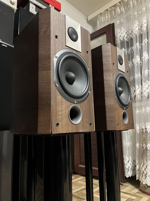 Boxe surrond sau raft Focal Chorus 705v