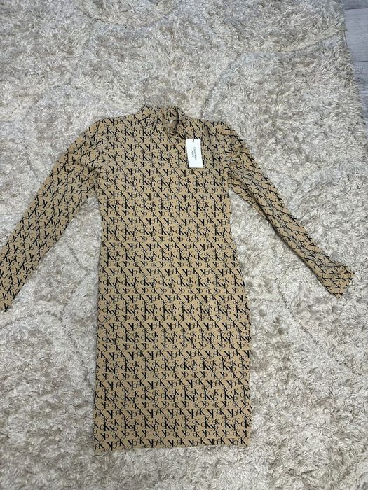 Vind Rochie Calvin Klein noua originala