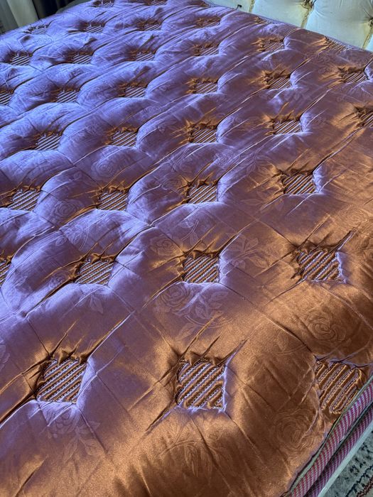 Кровать с матрасом