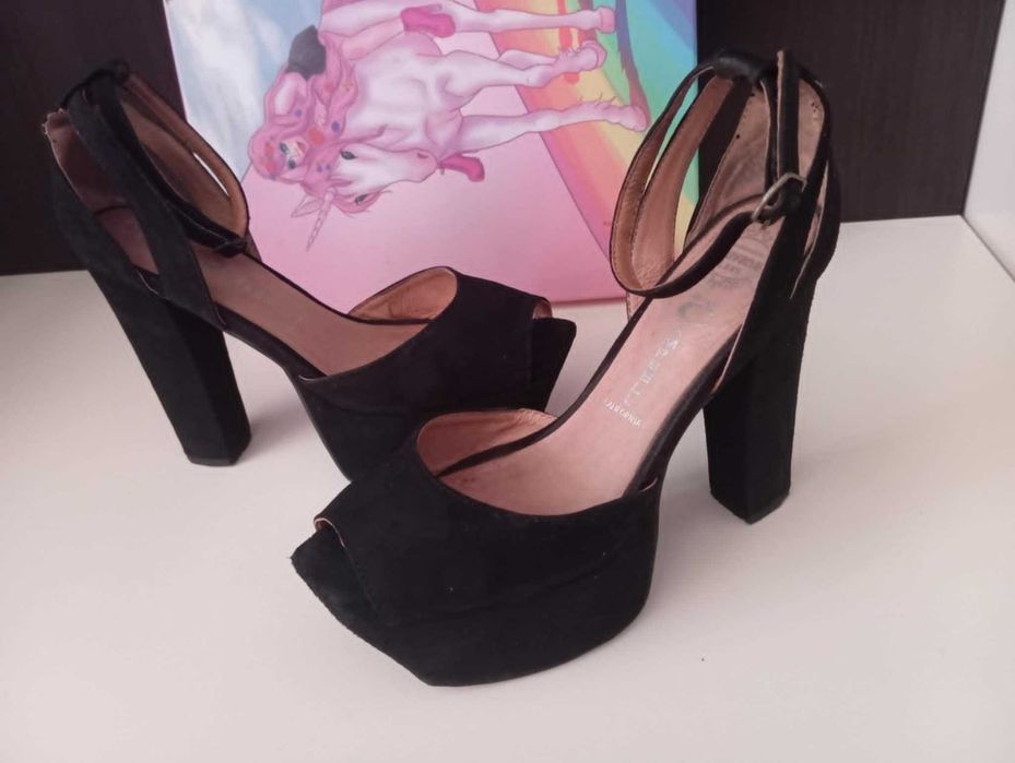 Jeffrey Campbell сандали висок ток