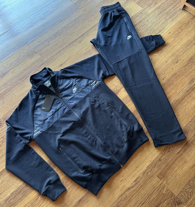 Мъжки,памучен,тъмно син екип Nike