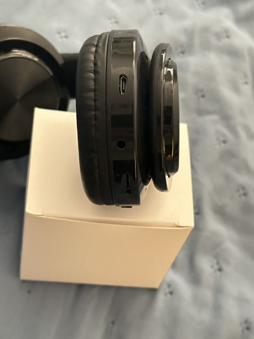 Casti cu conectare Bluetooth