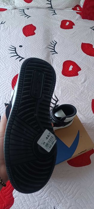 Adidași firma champion