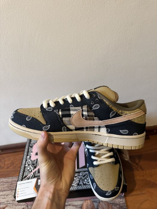 Nike SB Dunk Low Travis Scott
