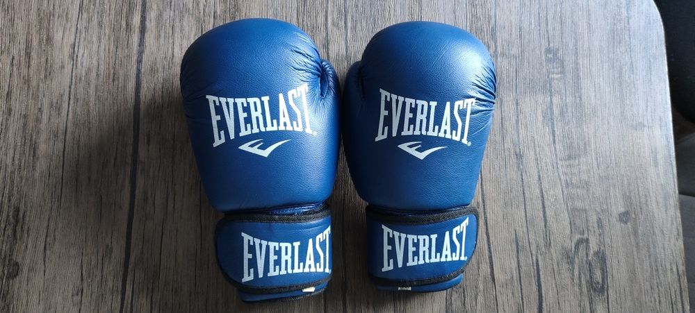 Боксерские перчатки