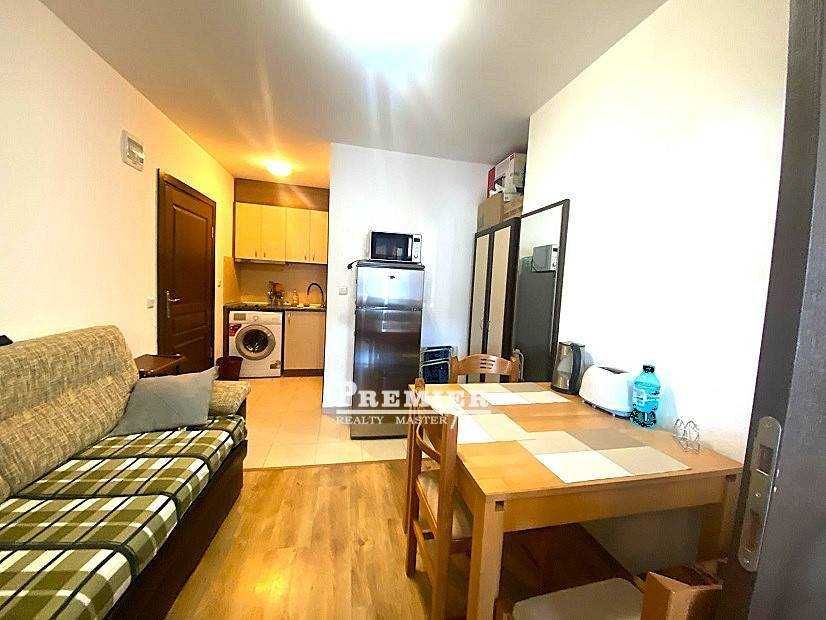 Предлагаме за продажба  студио на брега на морето в Свети Влас.