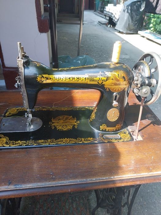 Masini de cusut funcționale.