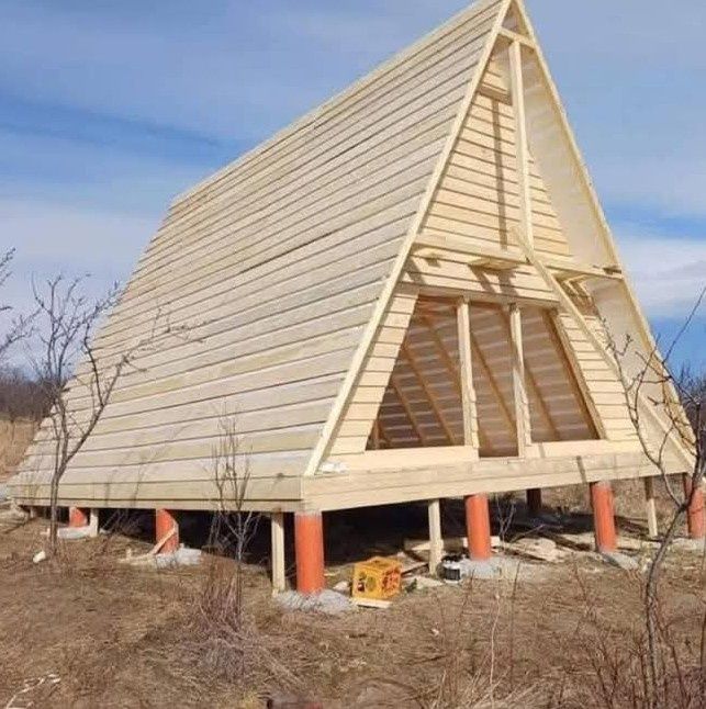 Vând cabane de lemn