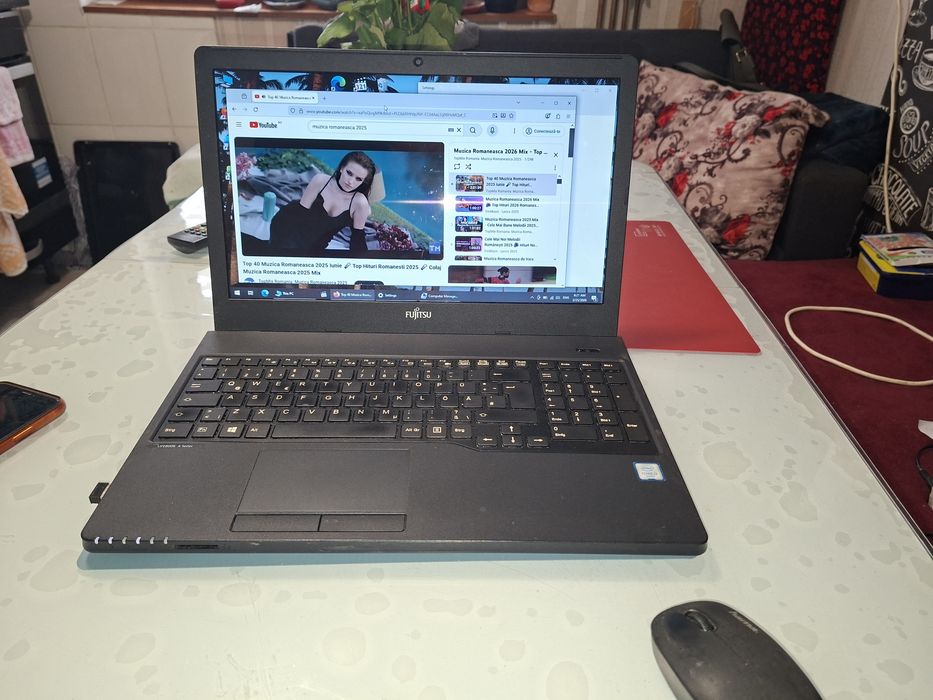 Fujitsu A357, Intel i3 gen6, 8 gb DDR4, Bluetooth, baterie ok