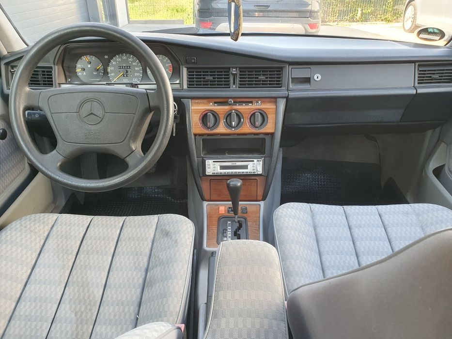 Mercedes 190 cutie automata