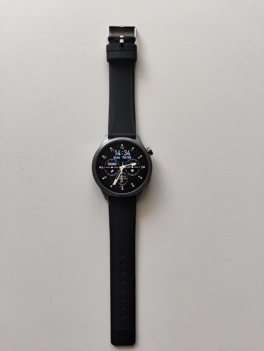 Электронные часы с без проводной зарядкой