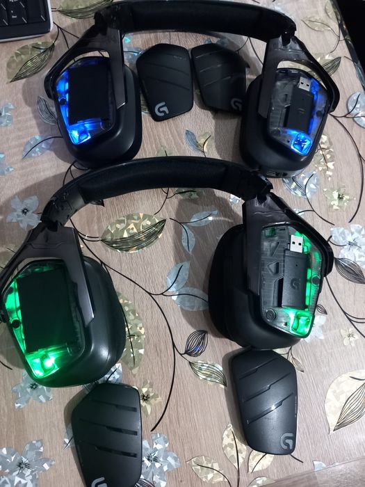 Casti RGB Gaming Wireless Logitech G933 cu stick si cablu incarcare originale + bureti noi