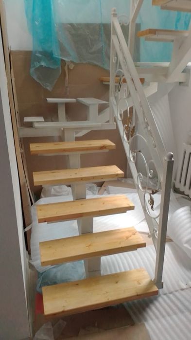 Лестнице перила  металлические изделия