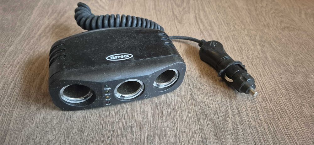 Triplu split mufa auto 12v