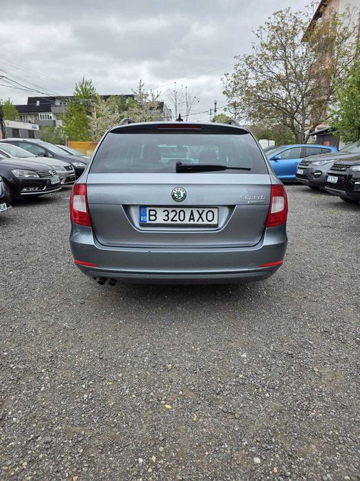 SKODA Superb 2013 — imagine 4