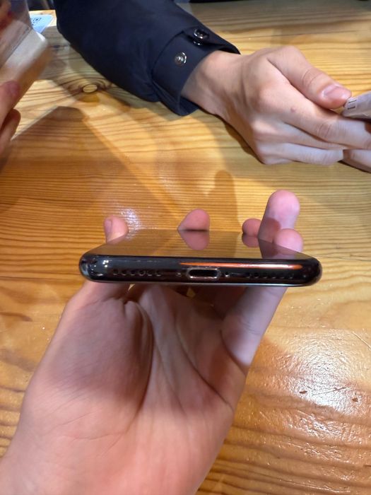 Продам iPhone X 256 г