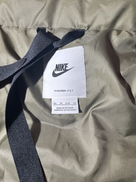 Дамско яке Nike XS