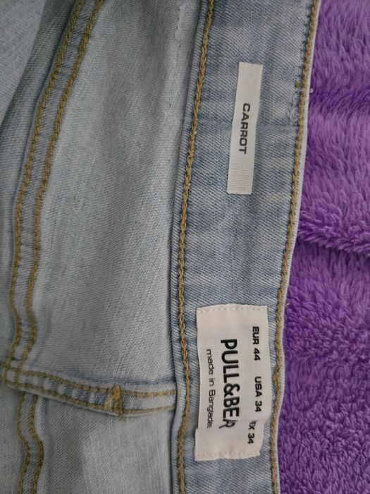 Blugi albastrii cu picatele rupti Pull&Bear