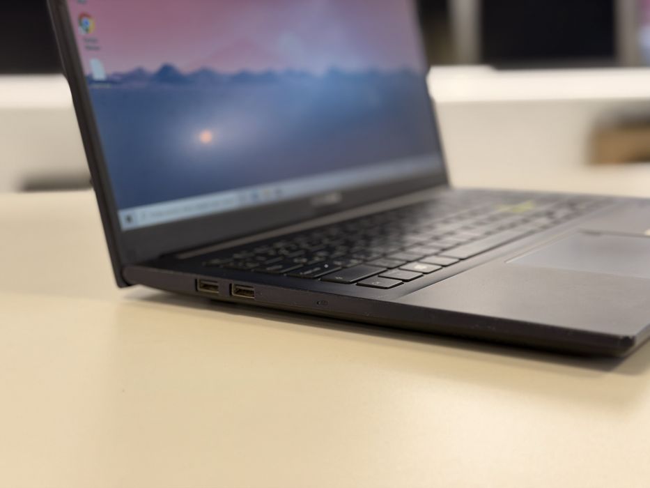 Ноутбук Asus VivoBook Core i3