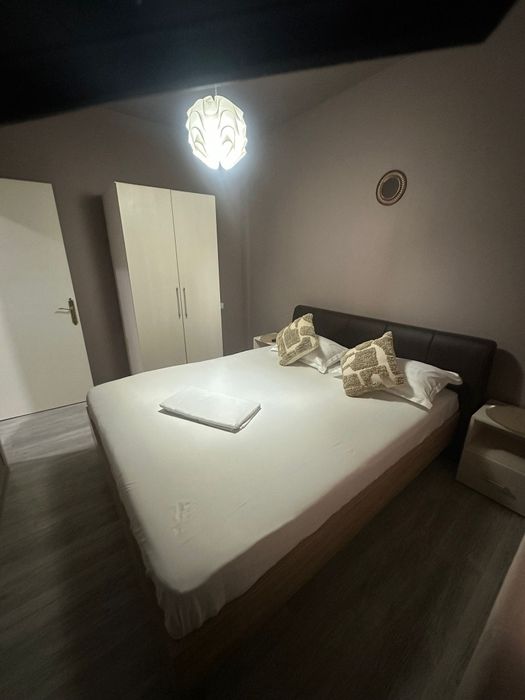 Închiriez apartament zona alezzi