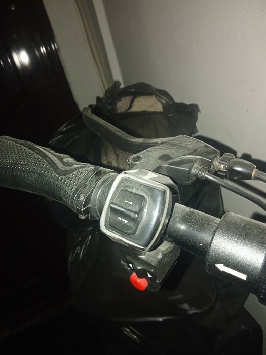 Vand trotineta electrica hitway h5 are controllerul stricat trebuie înlocuit cu unul nou