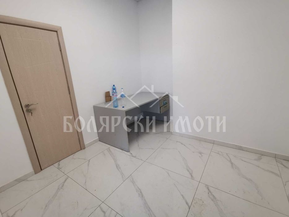 Дава се под наем Магазин в Велико Търново, Акация - 100 кв.м за 612 € - Снимка #2