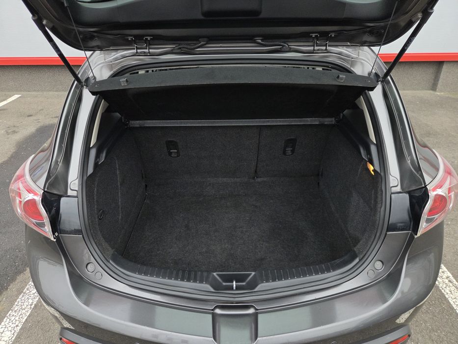 Mazda 3 / Diesel 1.6 / 109 Cp/ Navigatie/ Xenon/ Senzori P/ Scaune Înc