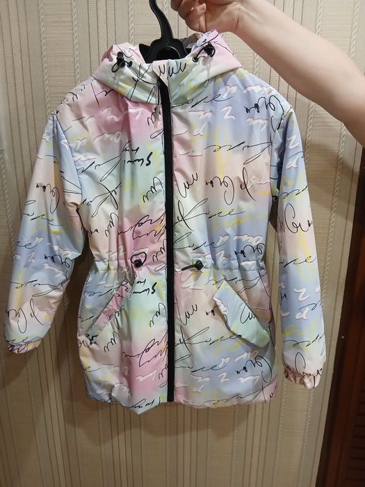 Куртка осенняя на девочку.