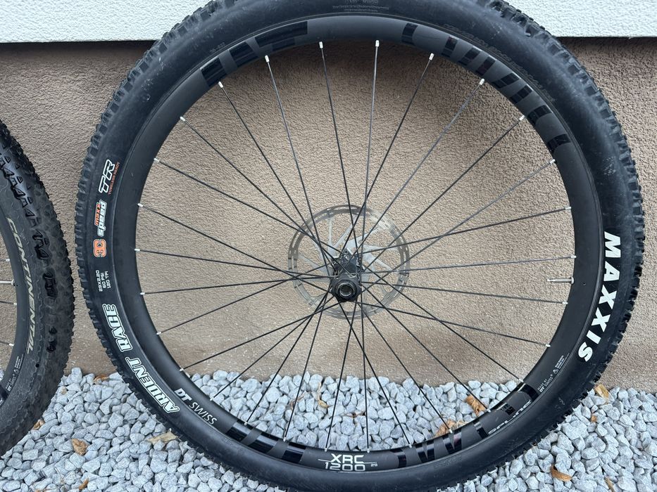 Vând roți carbon DT Swiss XRC 1200 Spline 29” – Butuci DT Swiss 240 – Stare foarte bună